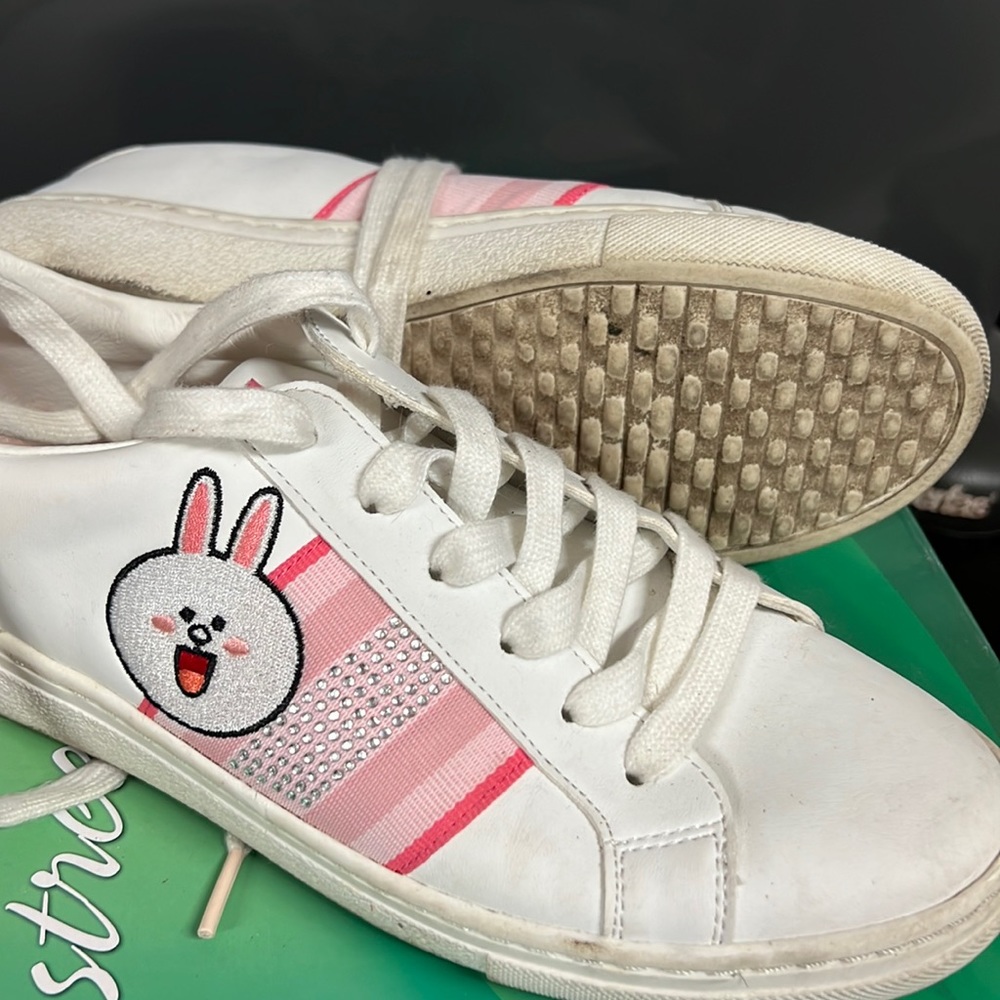 Anime fans! Sketchers Limited Edition Cony sneakers size 8